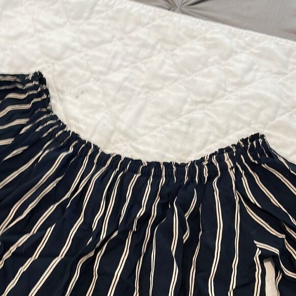 Crop top black and white striped size small - Picture 4 of 5